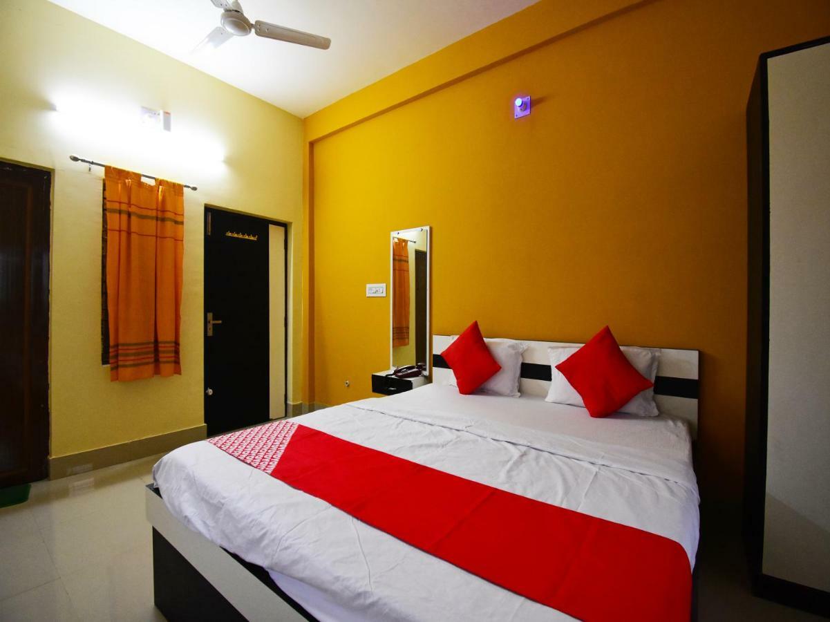 Oyo 43926 Sanchari Atithi Nivas Hotel Bolpur Exterior photo